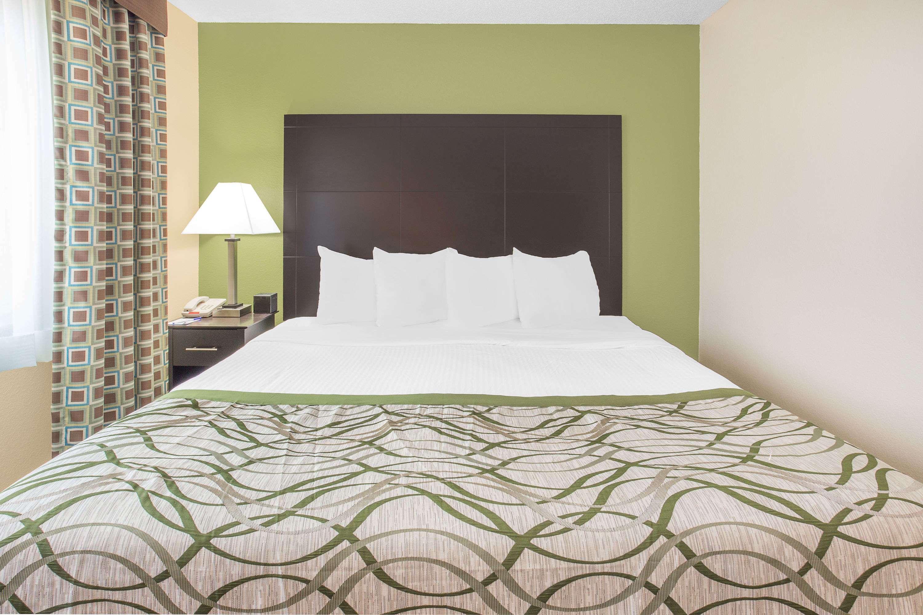 Baymont By Wyndham Holland Exterior foto
